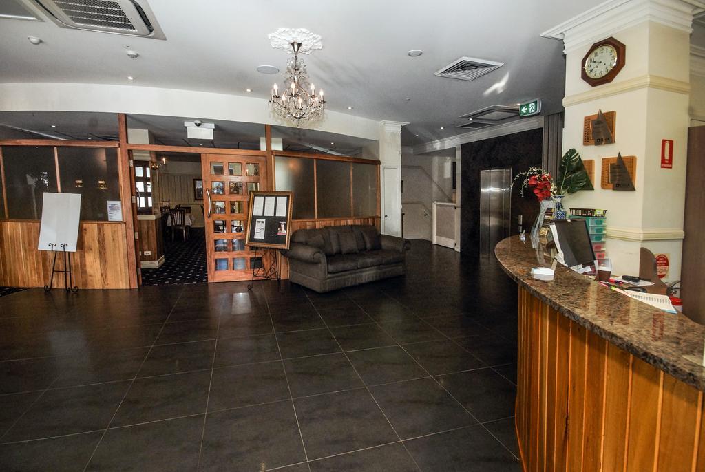 Redearth Boutique Hotel Маунт-Айза Экстерьер фото
